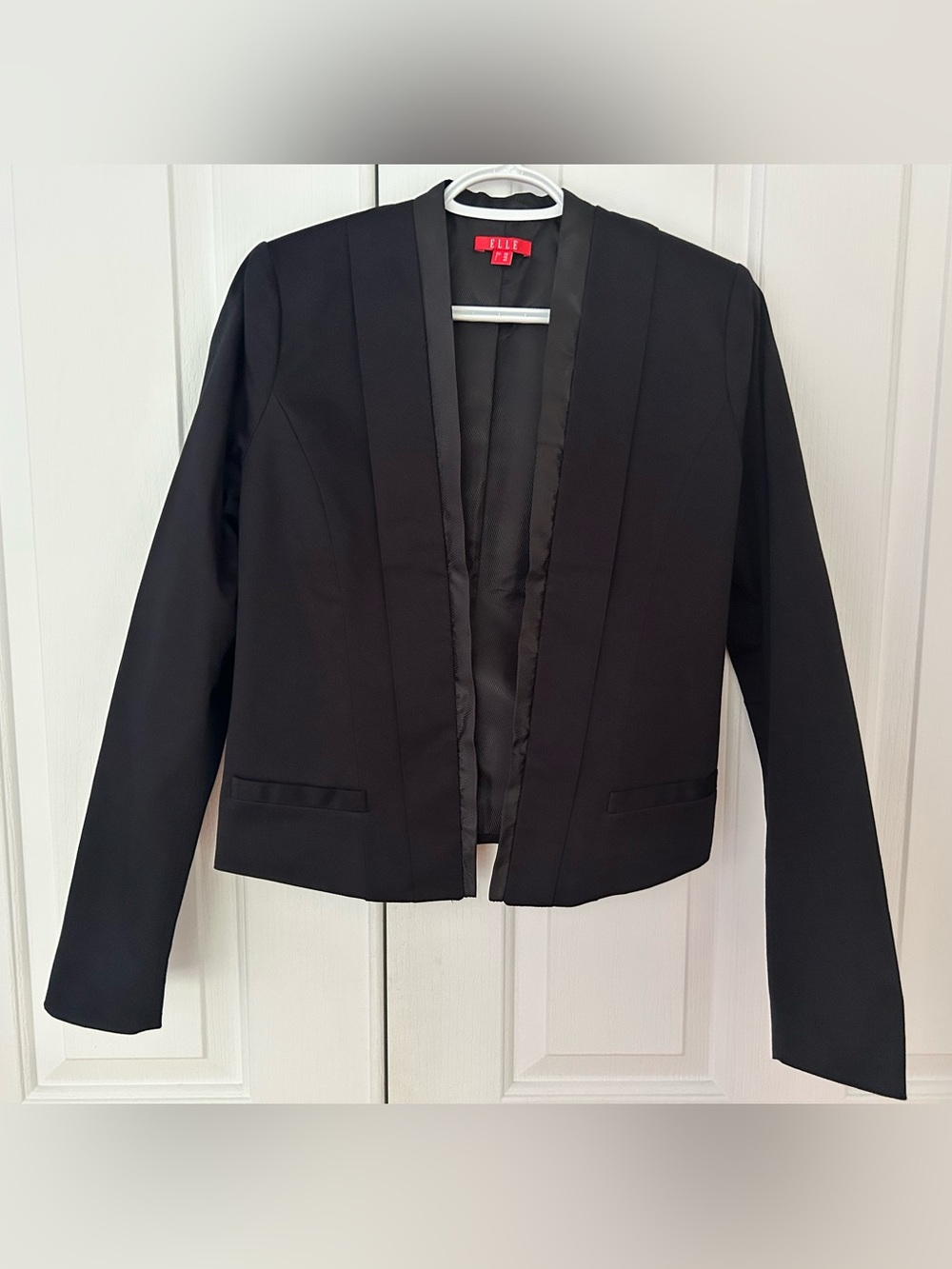 Elle Black Open-Front Cropped Blazer